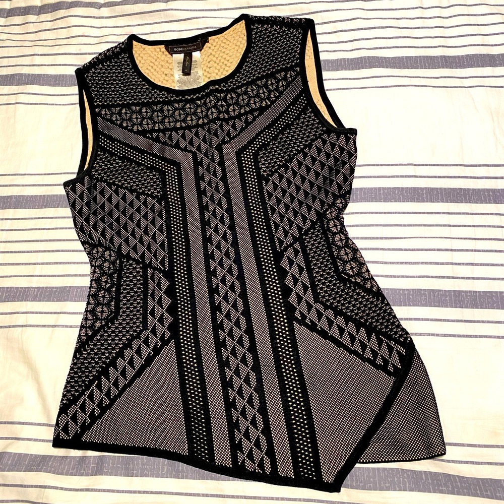 BCBG MAXAZRIA blouse. Size S